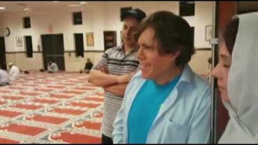 UN MAESTRO DE LA UNIVERSIDAD CON SU HERMANA ACEPTARON EL ISLAM